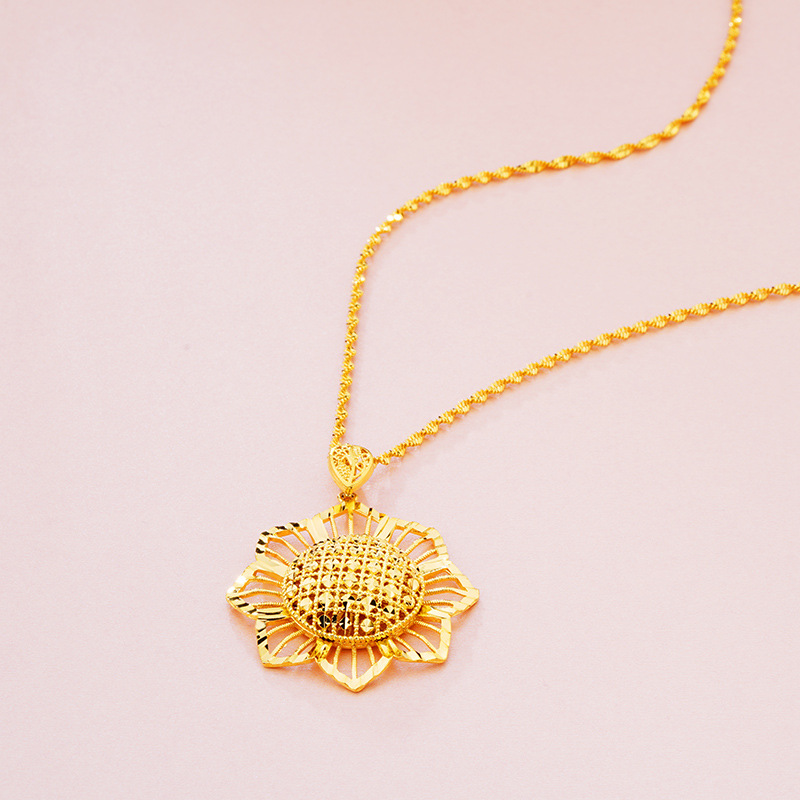 Gold Sunflower Pendant Necklace for Women Retro Ethnic Jewelry
